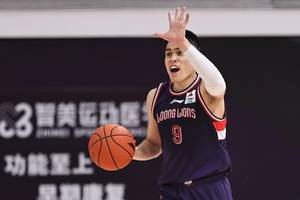 🎥陈盈骏第一阶段集锦:效率惊人 场均20.8分4.5板10.5助1.8断