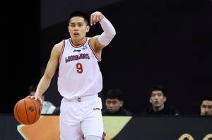 广州队半场19次助攻0失误 陈盈骏包揽其中的12助