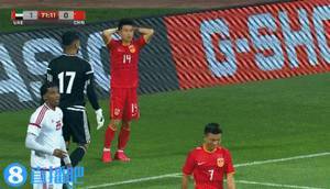 中国U23中场断球反击，陈国抗小角度射门打高