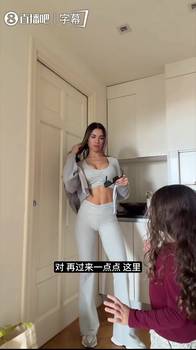 超模身材！劳塔罗老婆想晒运动穿搭却被萌娃抢镜，一旁女儿在卖萌